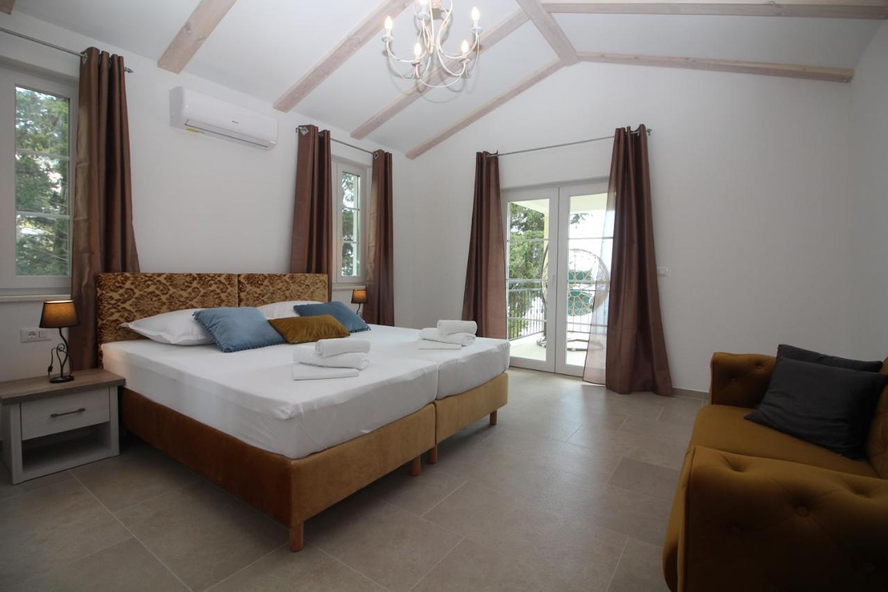 Villa Beachfront Sea Palace Kaštela Exteriér fotografie