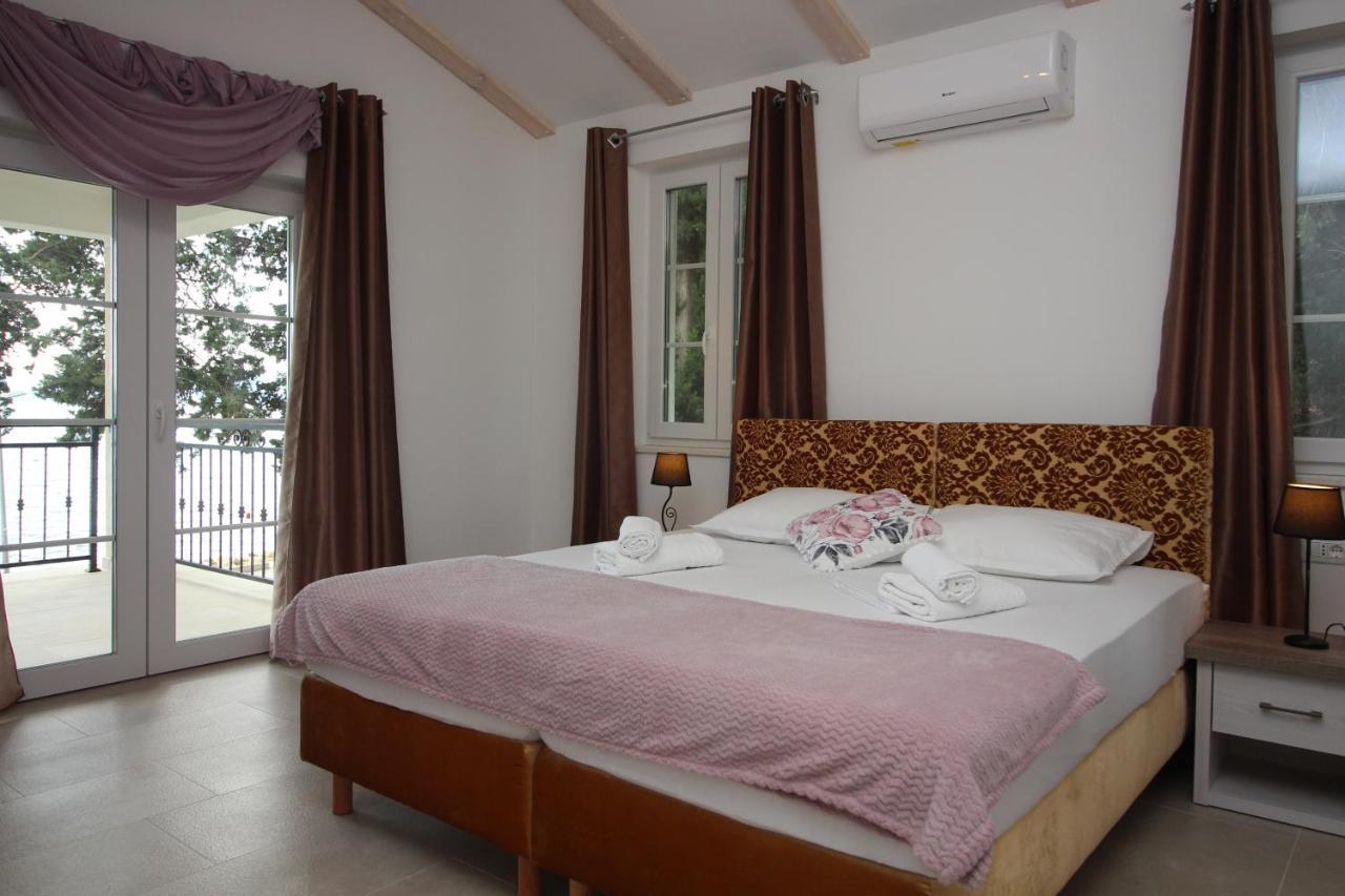 Villa Beachfront Sea Palace Kaštela Exteriér fotografie